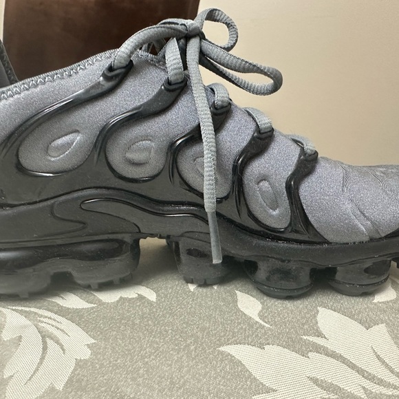NWOB - Nike Air Vapormax Plus Cool Grey Black, size 6.5 men / 8.5 women - Picture 13 of 13